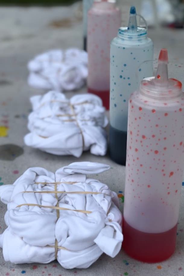 How to dye clothes using food coloring