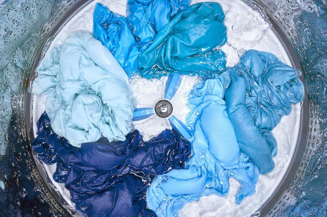 how to get fabric softener out of clothes