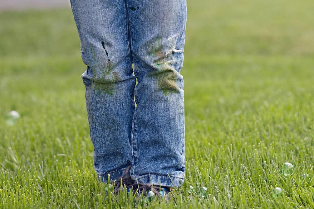 how to remove grass stains from jeans