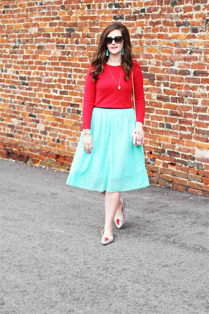 wear Turquoise and red